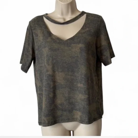 Camo Cutout Tee - Picture 1 of 11